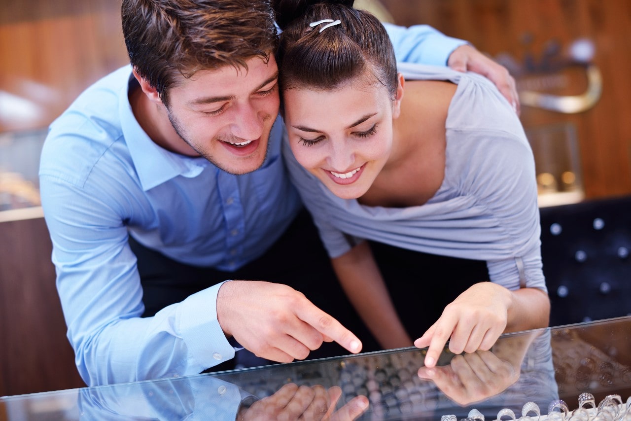 Tips to Picking Out the Perfect Holiday Engagement Ring